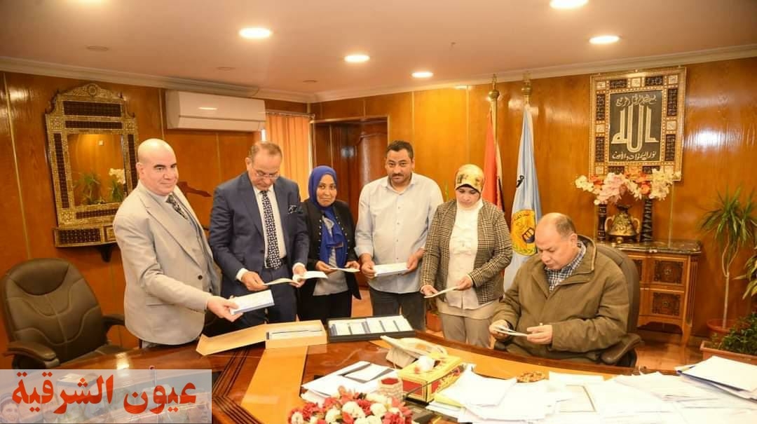 محافظ أسيوط يلتقي مسئولي البنك الزراعي المصري