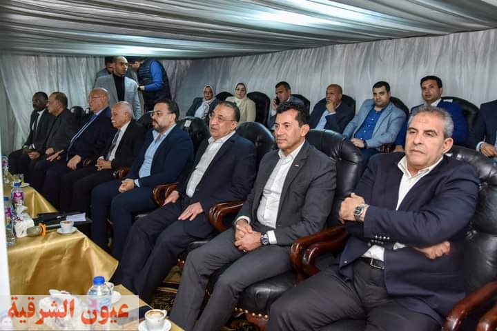 وزير الرياضة ومحافظ الإسكندرية يفتتحان أعمال تطوير ملعب نادي سيدي بشر