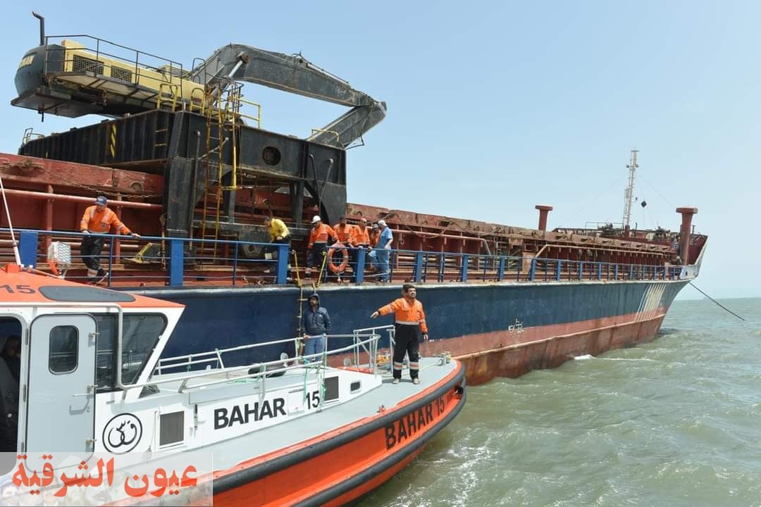 وحدات الإنقاذ بقناة السويس تنجح في إنقاذ سفينة من الغرق قبل عبورها 