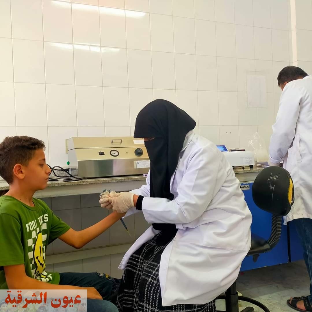 صحة الشرقية تقدم خدمات لأكثر من ١٥٠٠ مريض في القافلة الطبية بمركز صحة ٤٦ بالعاشر من رمضان